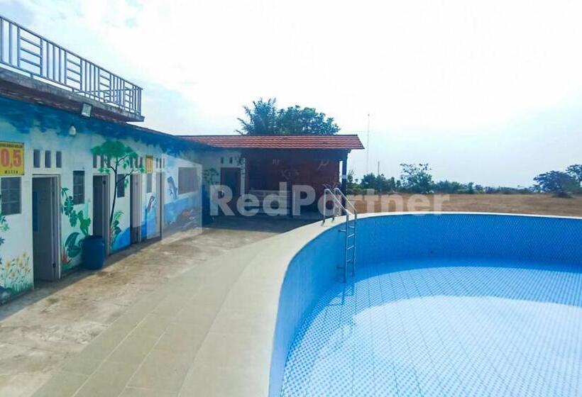 ホテル Glamping Pengilon Edupark Mitra Reddoorz