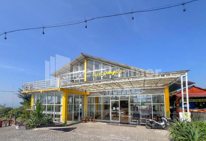 ホテル Glamping Pengilon Edupark Mitra Reddoorz