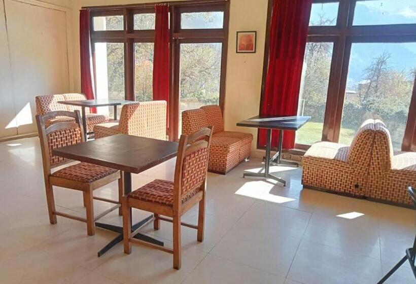 Отель Himalayan Fort Resort, Manali ! Riverside Property !! Big Lawn With Bonfire !! Best Selling !! Sce