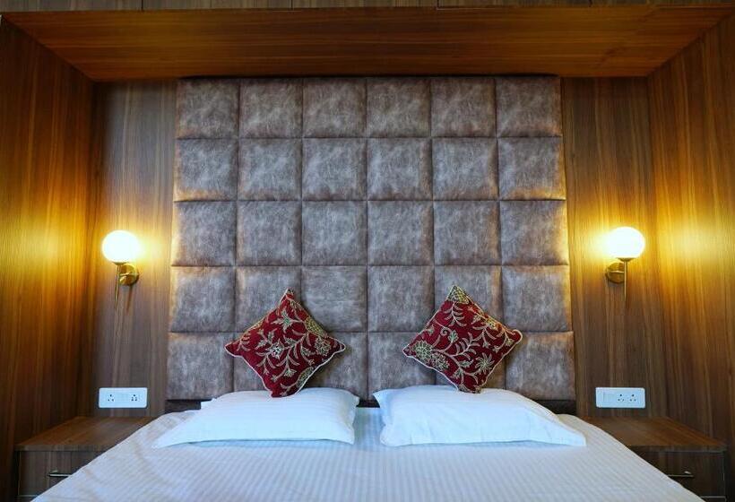 Отель Villa Homey Inn , Srinagar