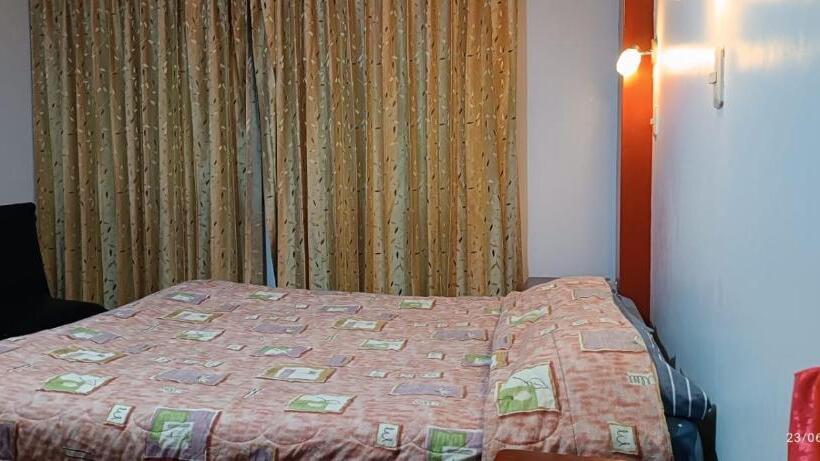 هتل Hostal Zurit Puno