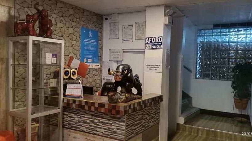 هتل Hostal Zurit Puno
