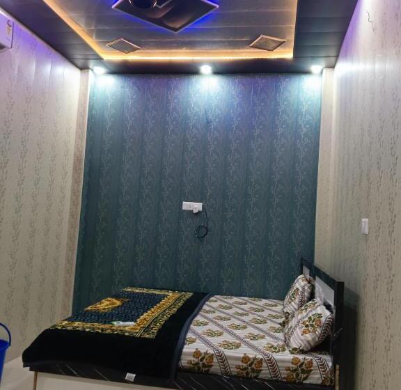 ホテル La Ayodhya Residency