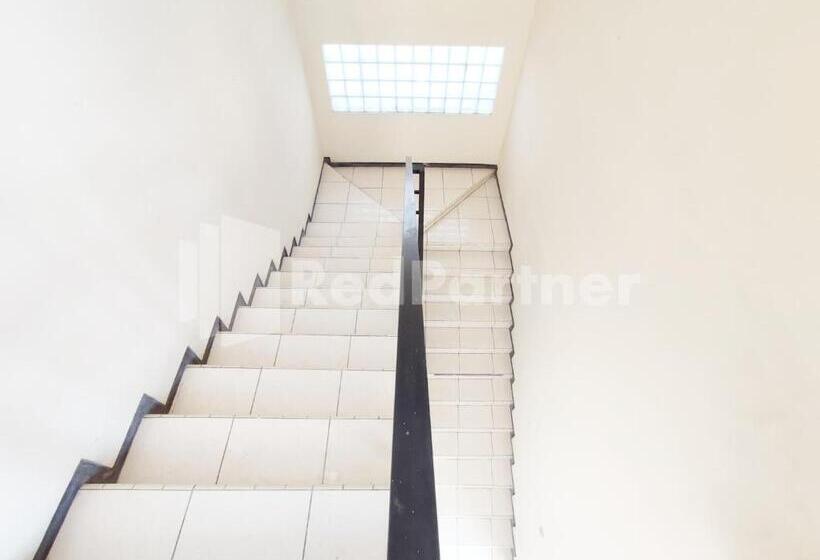 هتل Mutiara Residence Near Simpang Lima Mitra Reddoorz
