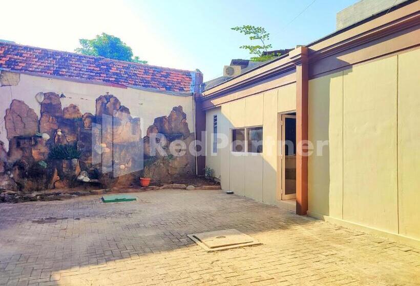هتل Mutiara Residence Near Simpang Lima Mitra Reddoorz
