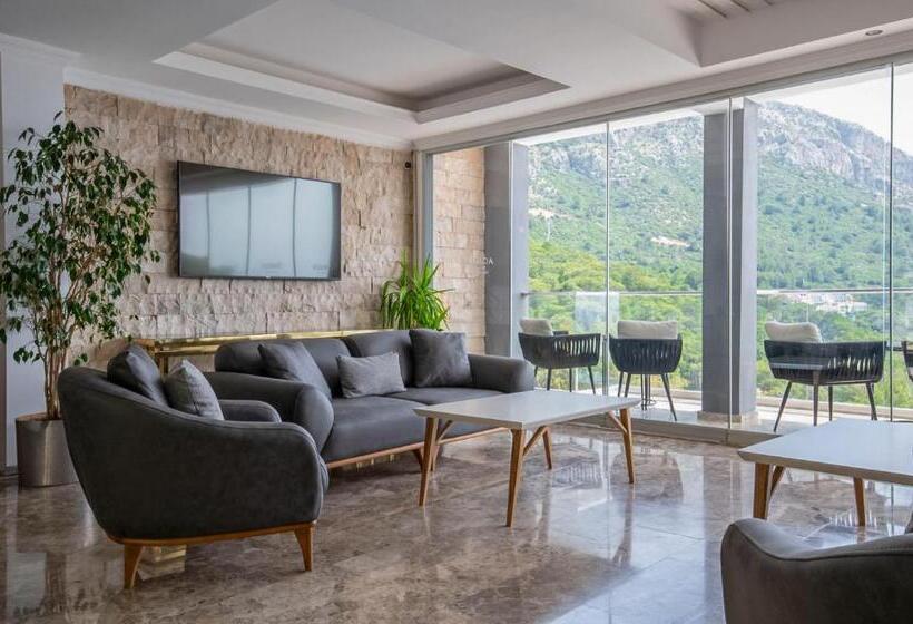 فندق Ramada by Wyndham Fethiye Oludeniz