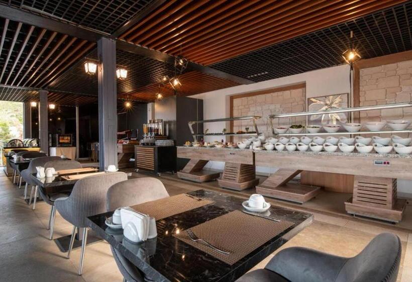 فندق Ramada by Wyndham Fethiye Oludeniz