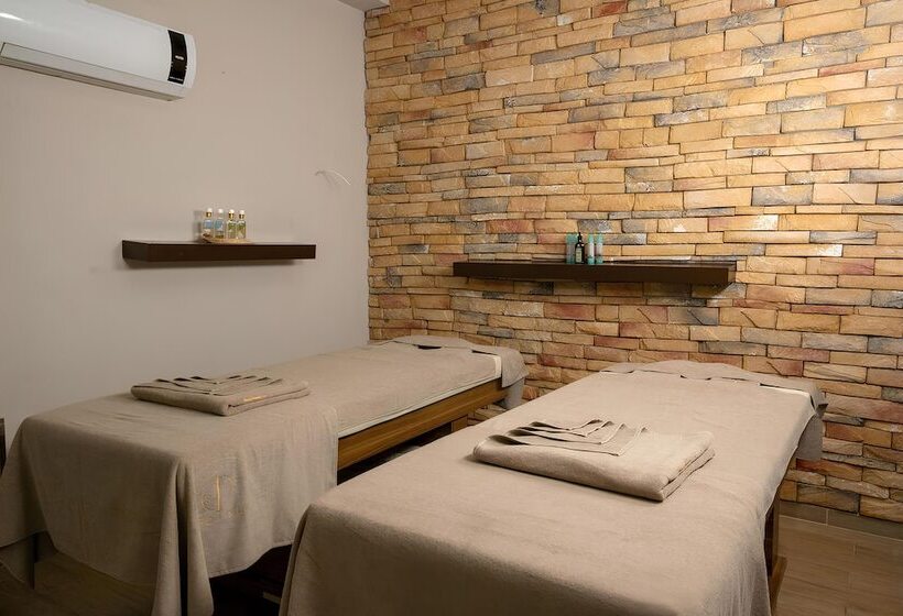 فندق Ramada by Wyndham Fethiye Oludeniz