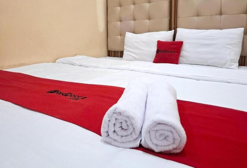 Отель Reddoorz Syariah Near Exit Toll Pekalongan 2