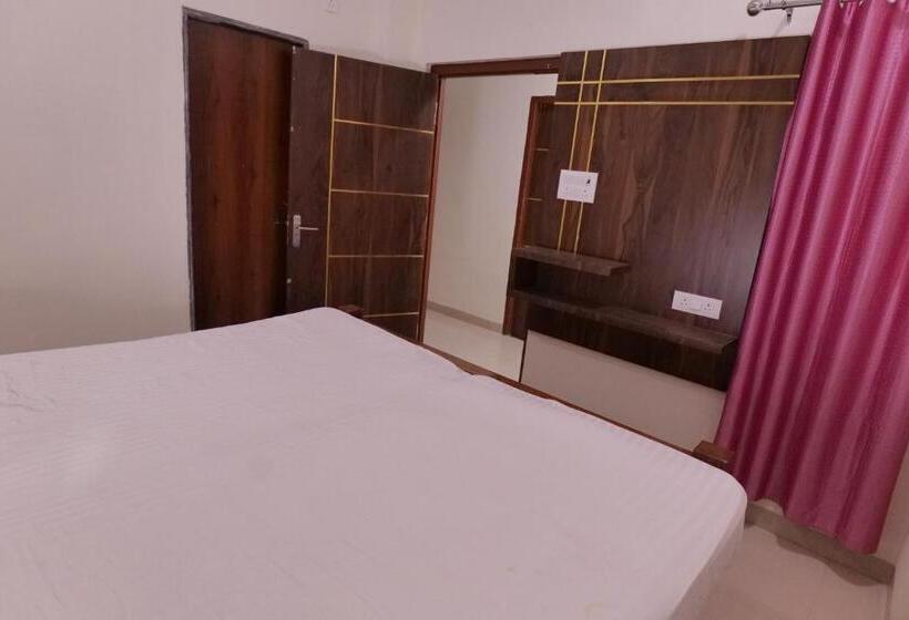 בית מלון כפרי Rewa Regency