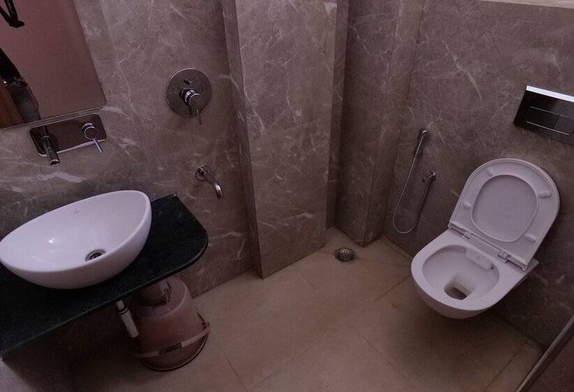 בית מלון כפרי Rewa Regency