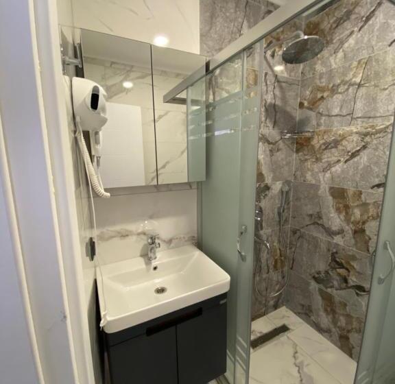 هتل Royal Homes 702