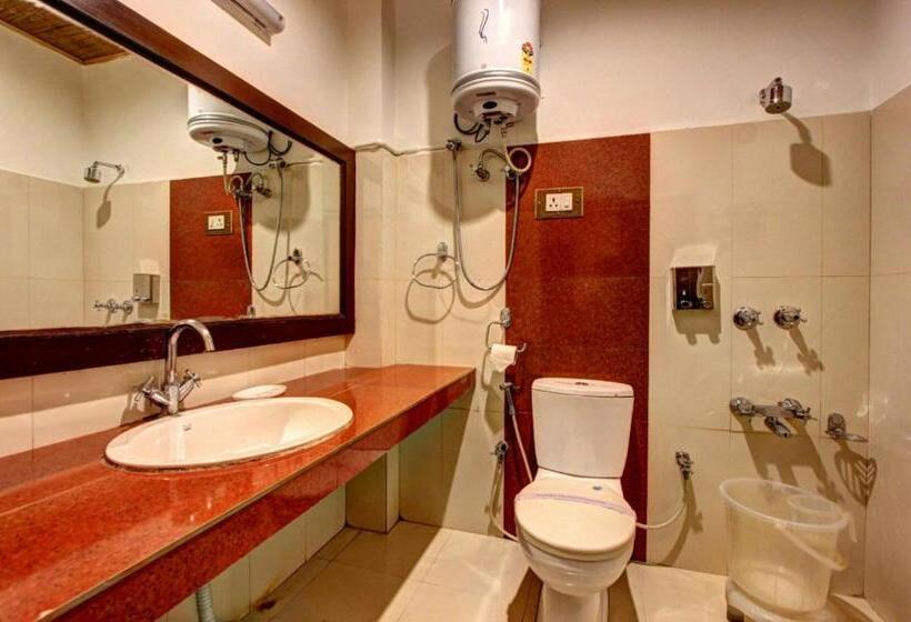 בית מלון כפרי Goa Beach Resort !! Top Rated & Most Awarded Property In Goa !!