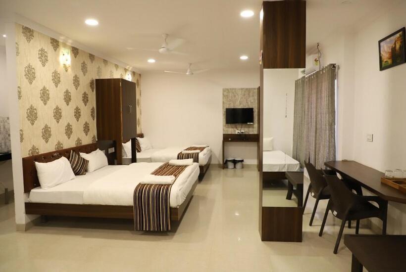 فندق Shahi Capital