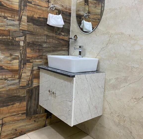 هتل Shambhu Classic Inn