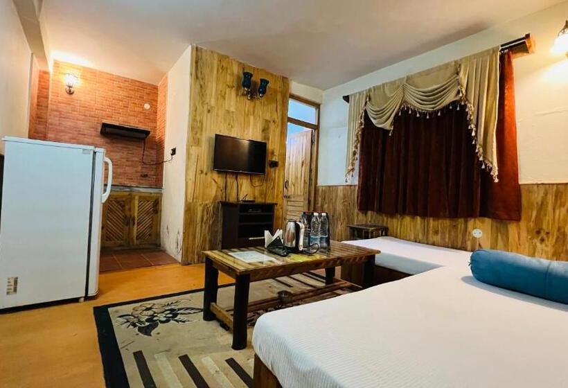 בית מלון כפרי Doon Valley Resort, Mussoorie   Away From City Hustle