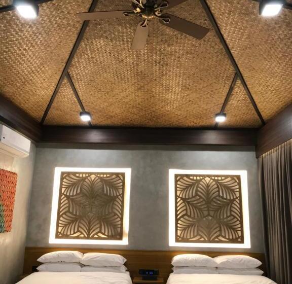 هتل Station One Beach Resort