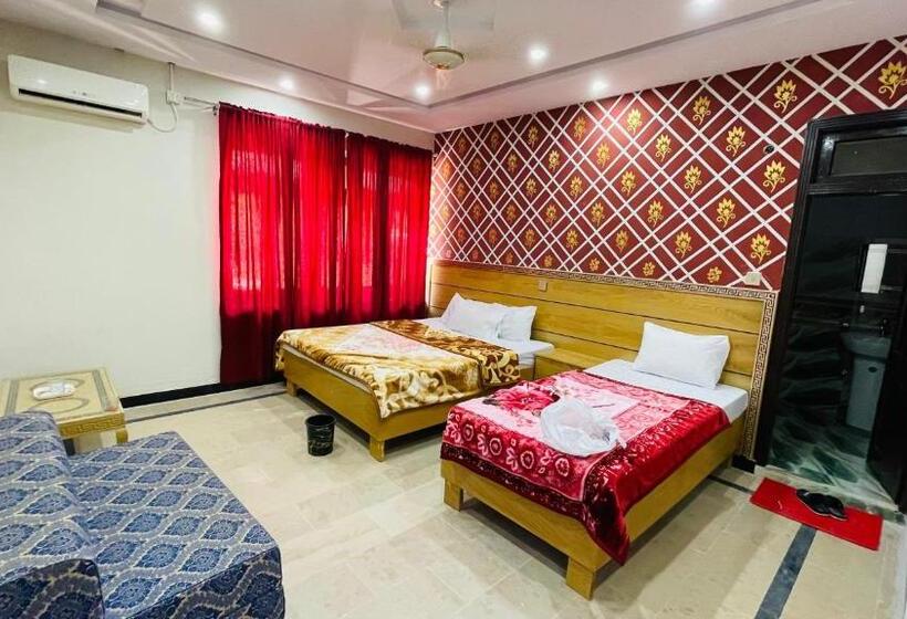 Отель The Queen