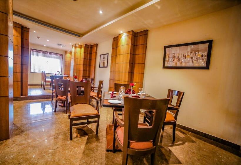 בית מלון כפרי The World Barbil