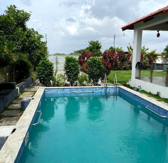 Отель Vyana Farm House