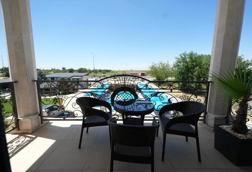 Ketrin Hotel Restaurant