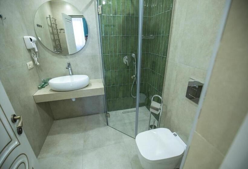 Ketrin Hotel Restaurant