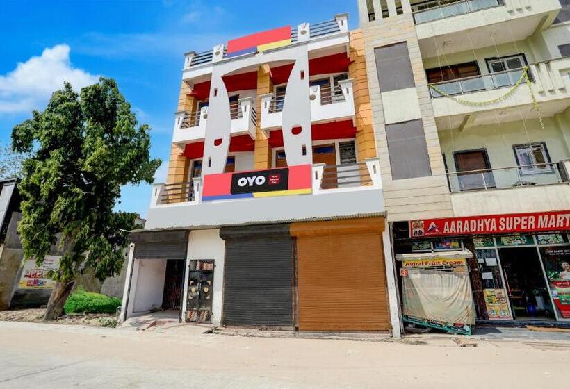 Oyo Hotel Dharma Stay