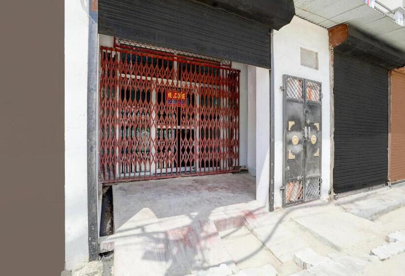 Oyo Hotel Dharma Stay