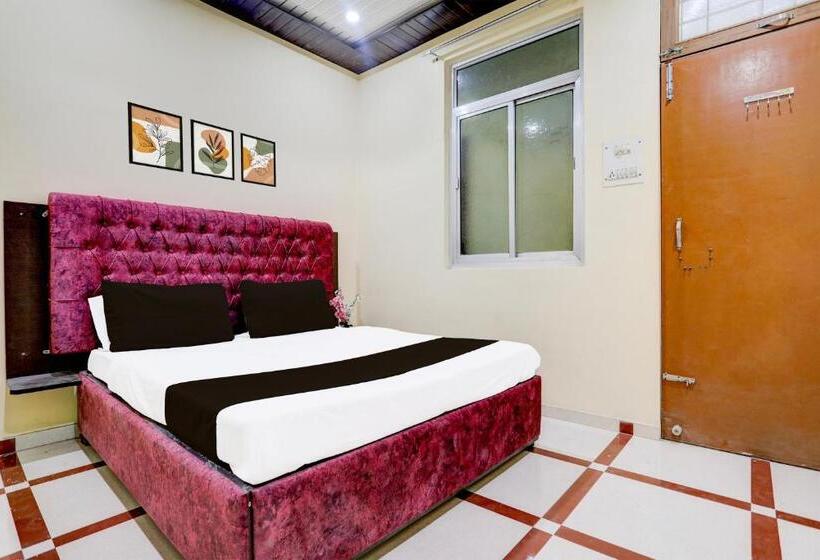 Oyo Hotel Dharma Stay