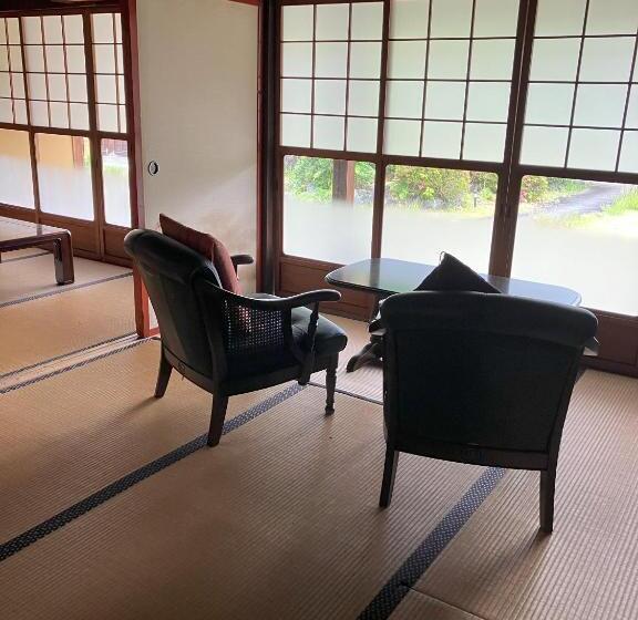 بنسيون 古民家の宿勝右衛門吉野