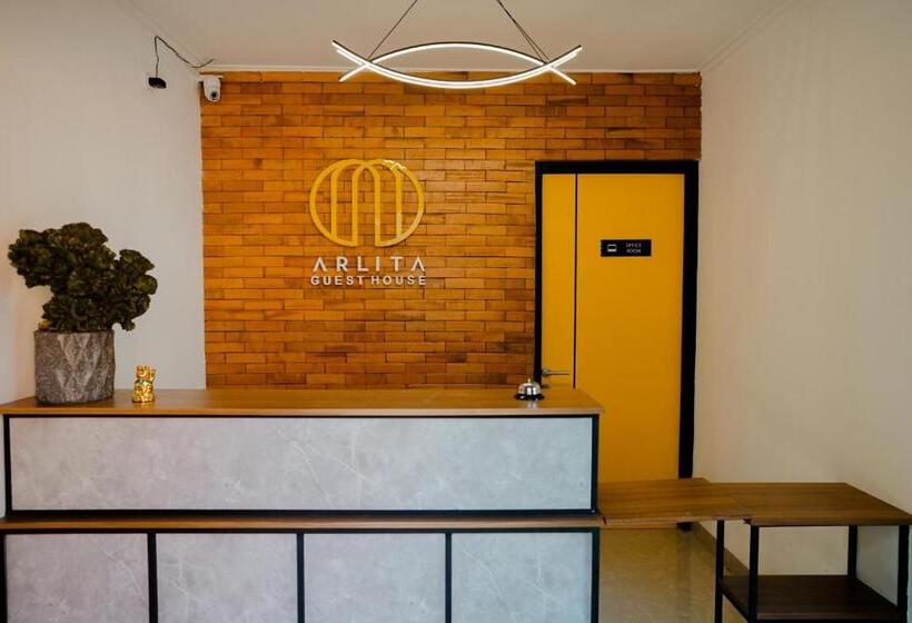 Пансион Arlita Guesthouse