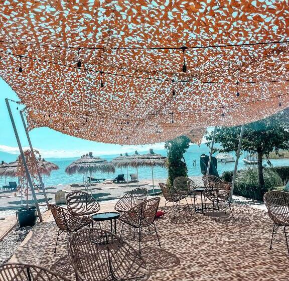 پانسیون Astoria Apartmen Single Room   Two Single Beds