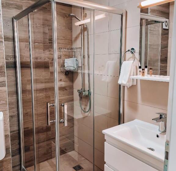 پانسیون Astoria Apartmen Single Room   Two Single Beds