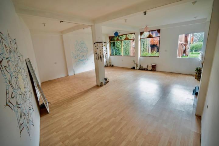 פנסיון Blue Lotus Chamomile With Mountain View And Balcony