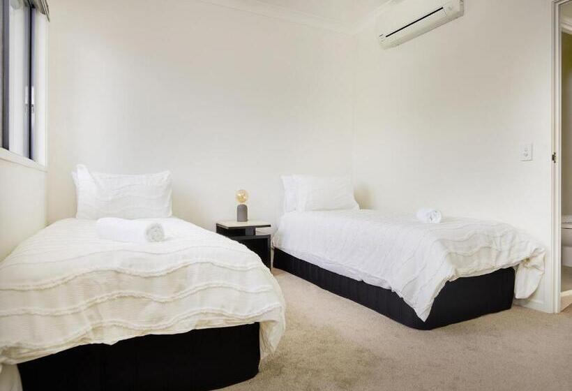 פנסיון Bond Uni Guest House