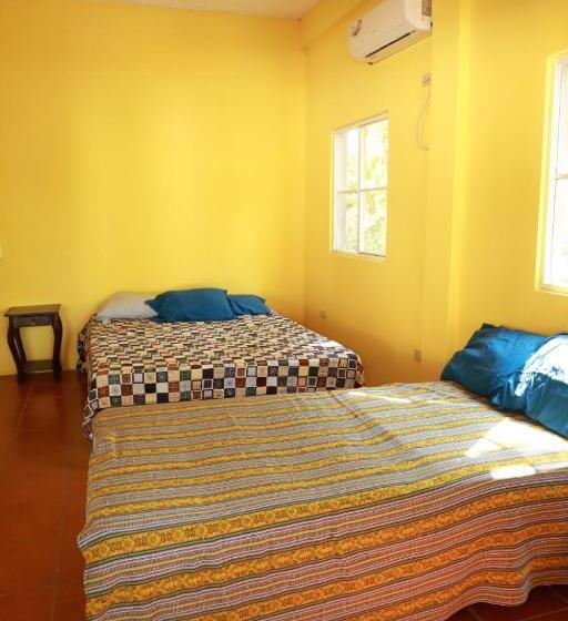 بنسيون Casa Pelícano