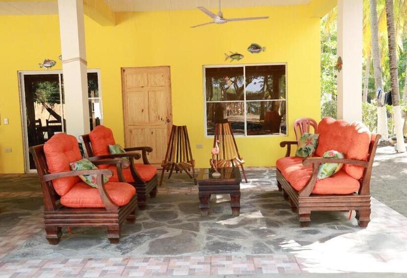 بنسيون Casa Pelícano