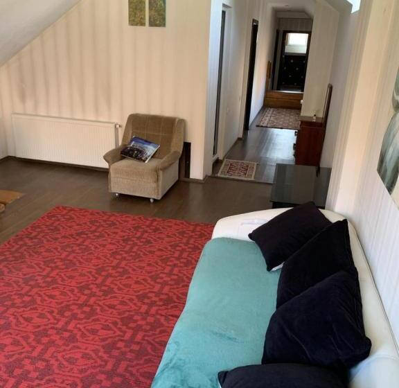 پانسیون Guest House Akaki