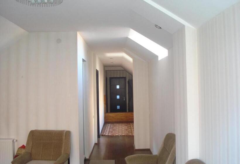 پانسیون Guest House Akaki