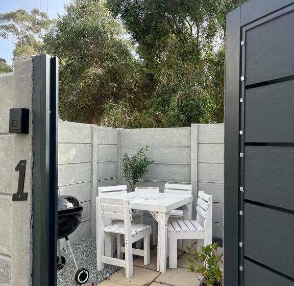 بنسيون Hephzibah Inn Guest House And Venue