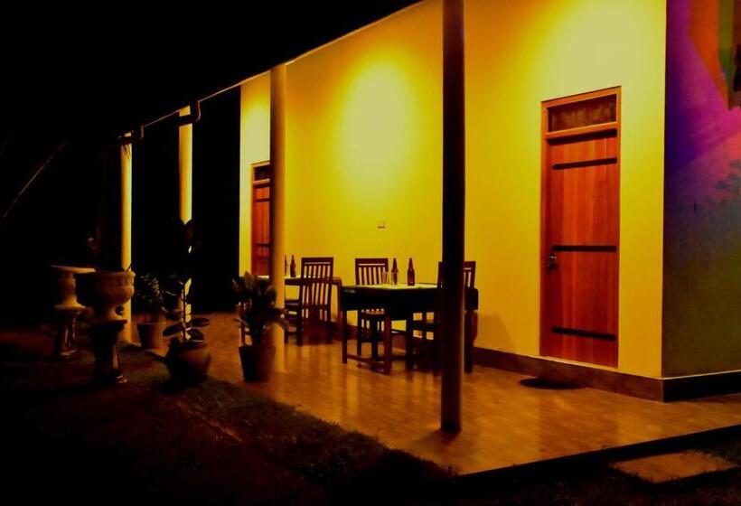 بنسيون Lake Forest Lodge