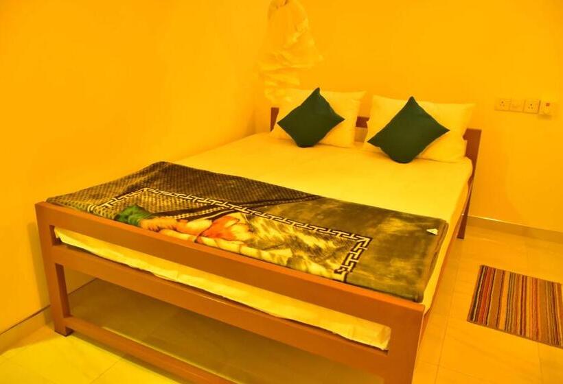 بنسيون Lake Forest Lodge