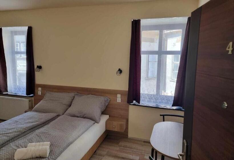 بنسيون Sas Tér Vendégház