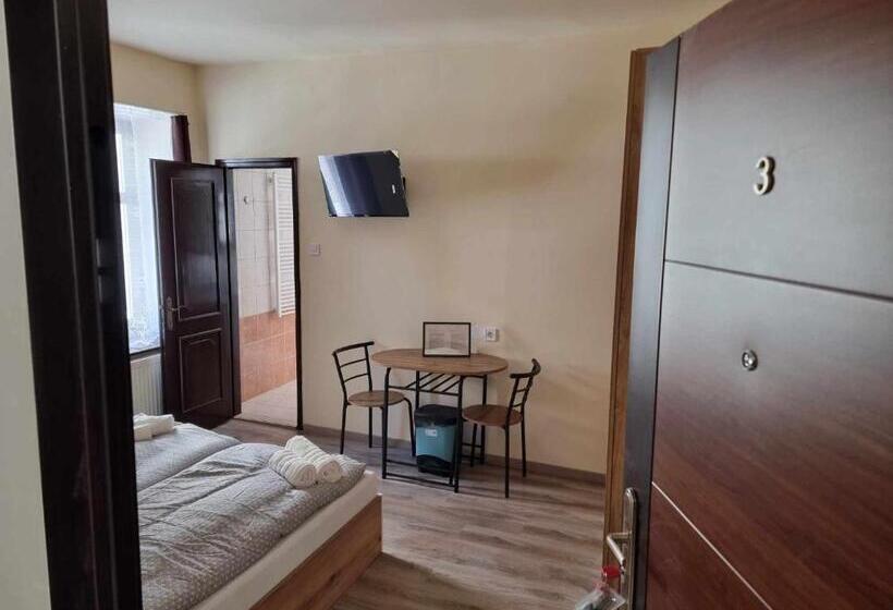 بنسيون Sas Tér Vendégház