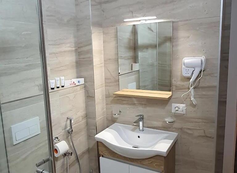 פנסיון Vila Ajet