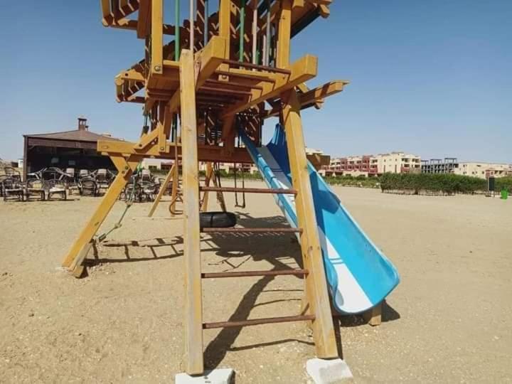 Курорт لاسرينا عيون موسي راس سدر أرضي بجاردن فيو بحر وعلي البيسين للعائلات فقط