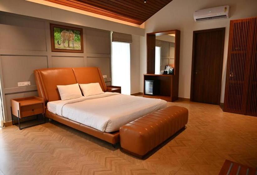 リゾートホテル Sandesh Water Edge Kabini