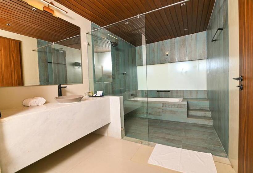 אתר נופש Sandesh Water Edge Kabini