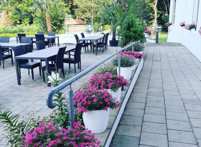 See Schlosshotel Am Kellersee