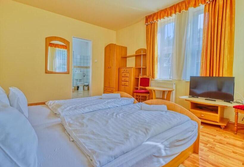 Villa Park Apartmanház